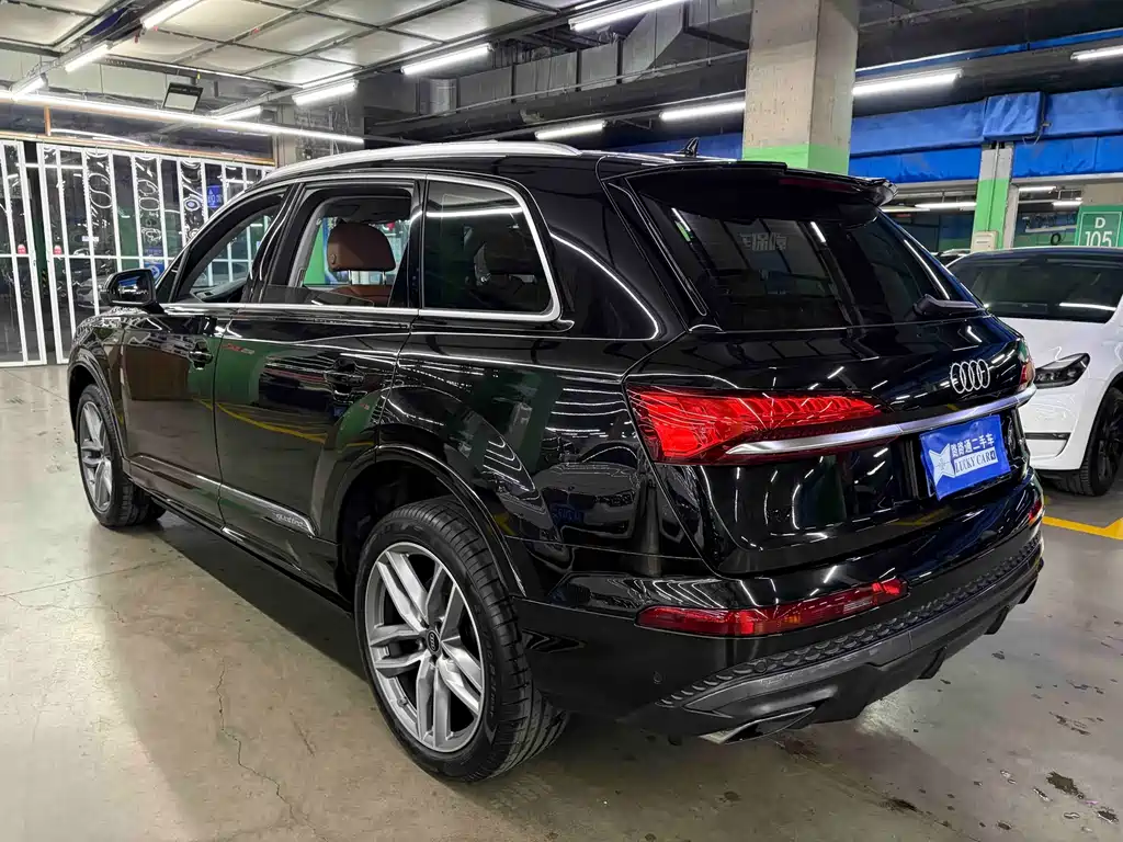 Audi Q7 — фото 5