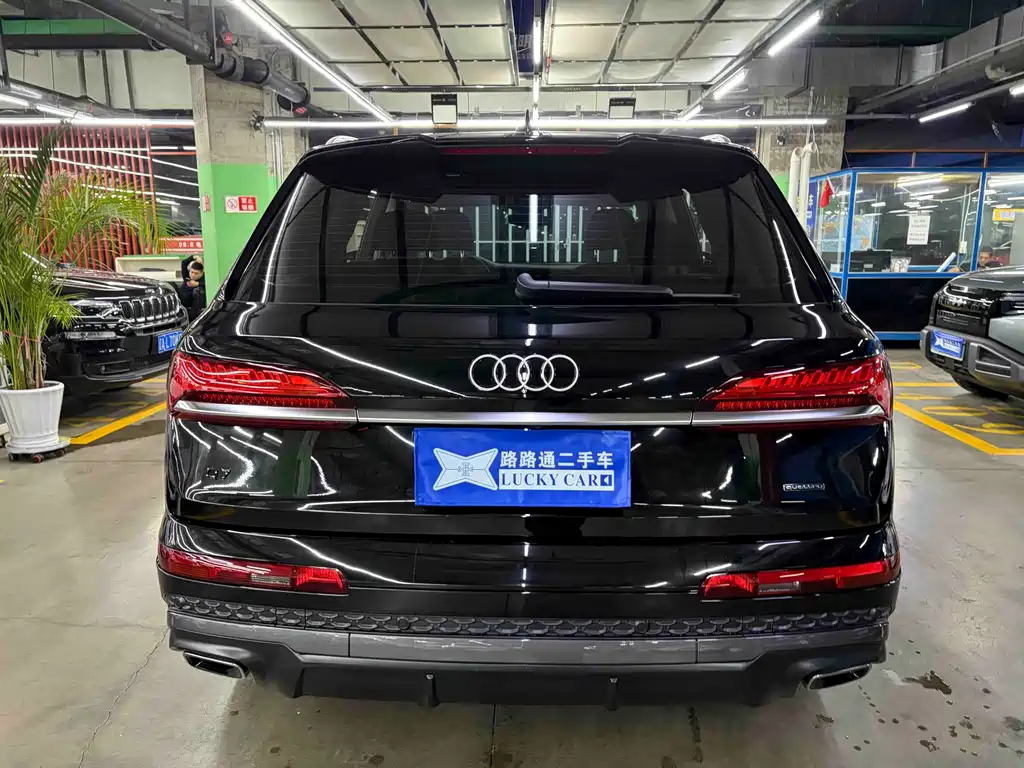 Audi Q7 — фото 6