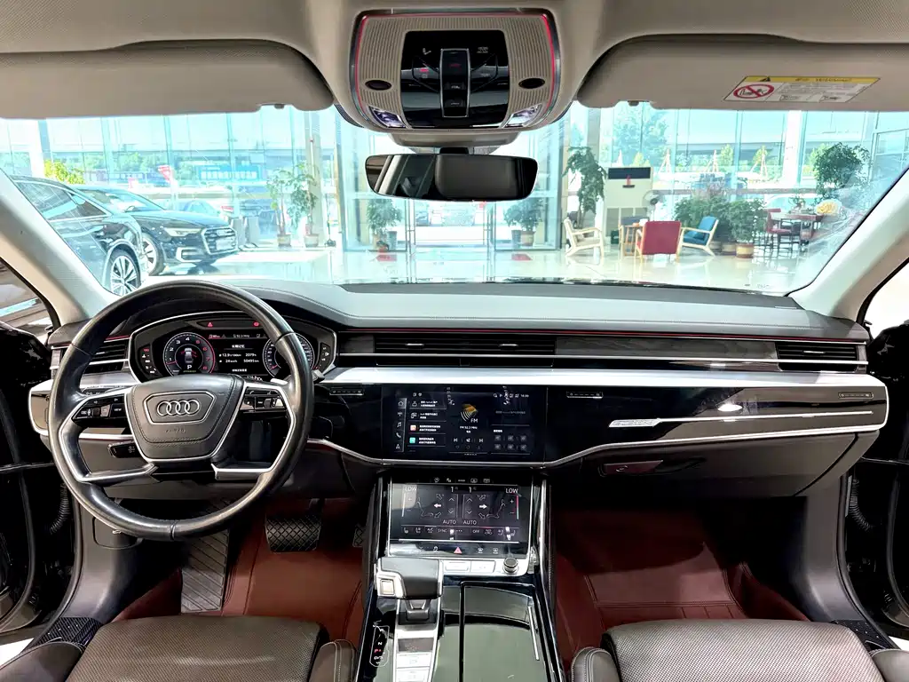 Audi A8 — фото 5