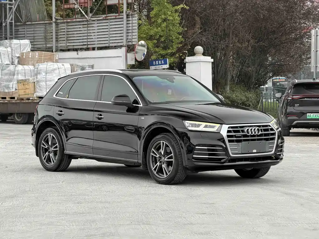 Audi Q5L — фото 2