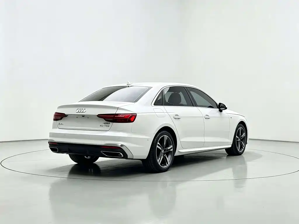 Audi A4L — фото 8