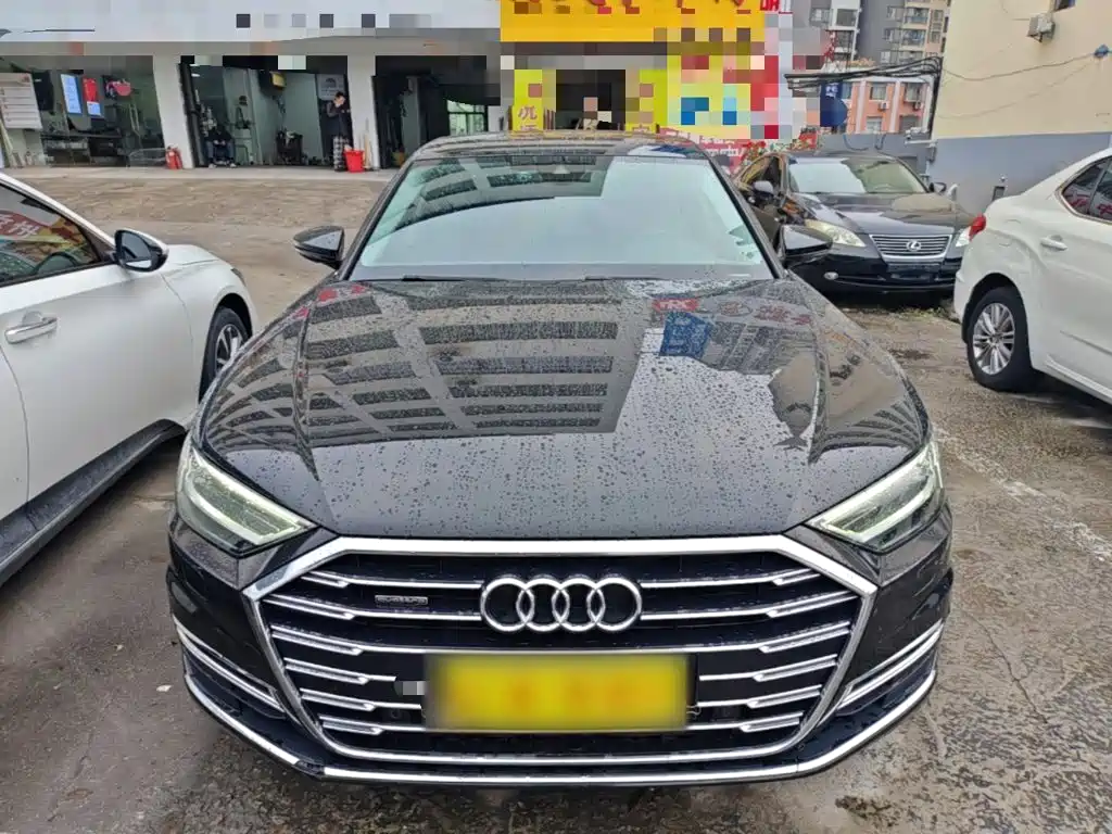 Audi A8 — фото 2