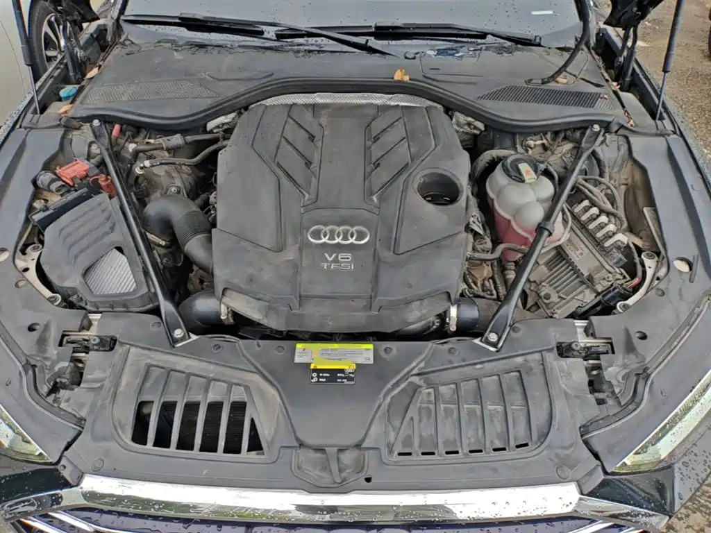 Audi A8 — фото 19