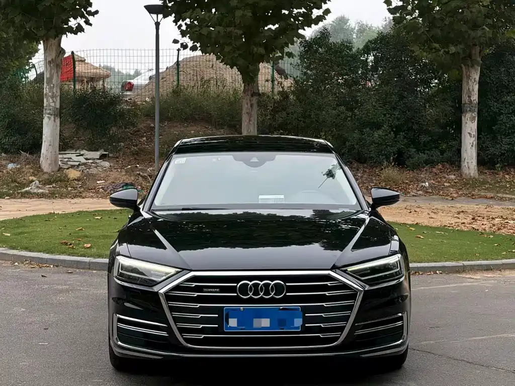 Audi A8 — фото 2
