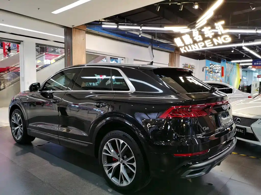 Audi Q8 — фото 4