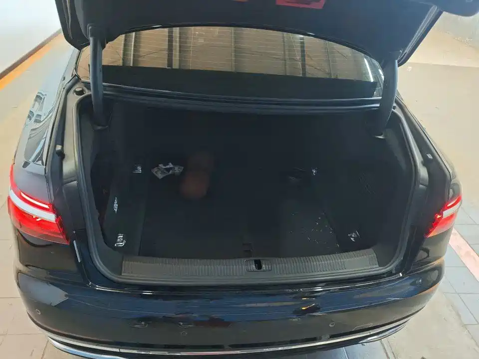 Audi A8 — фото 8