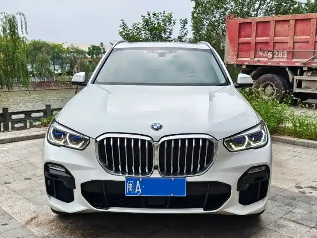 BMW X5 (Import) — фото 2