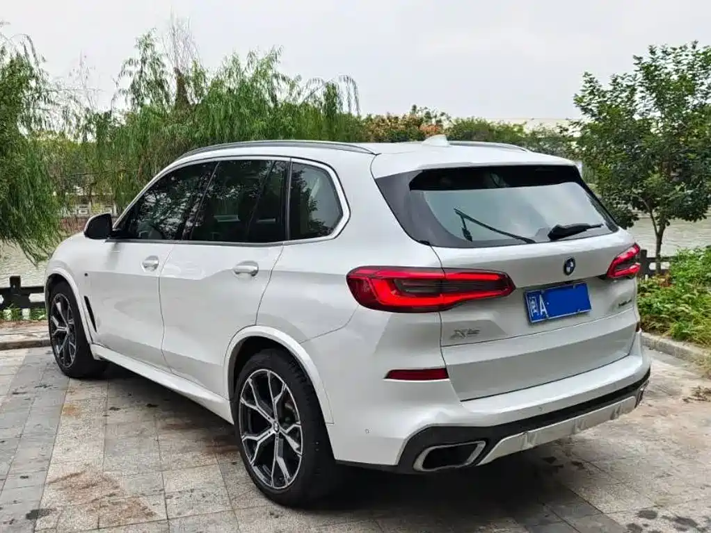 BMW X5 (Import) — фото 3