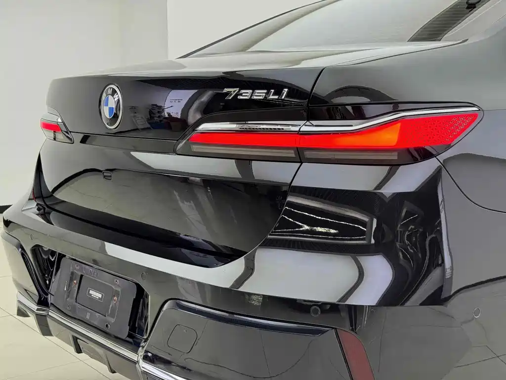 BMW 7 Series — фото 13
