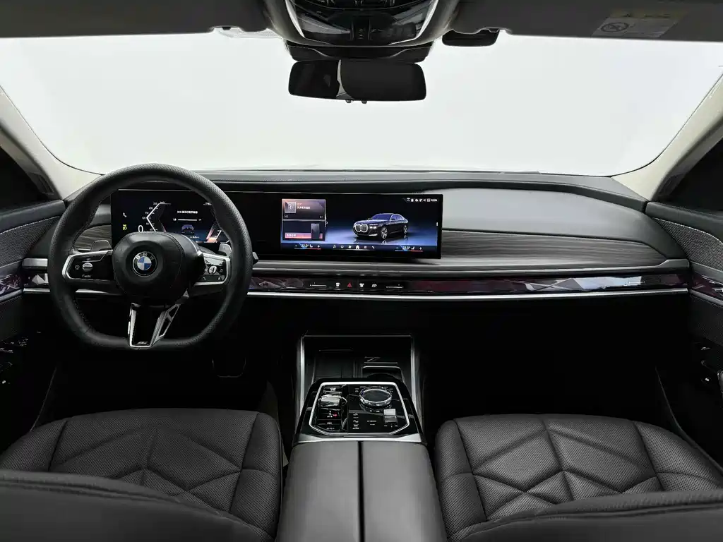 BMW 7 Series — фото 8