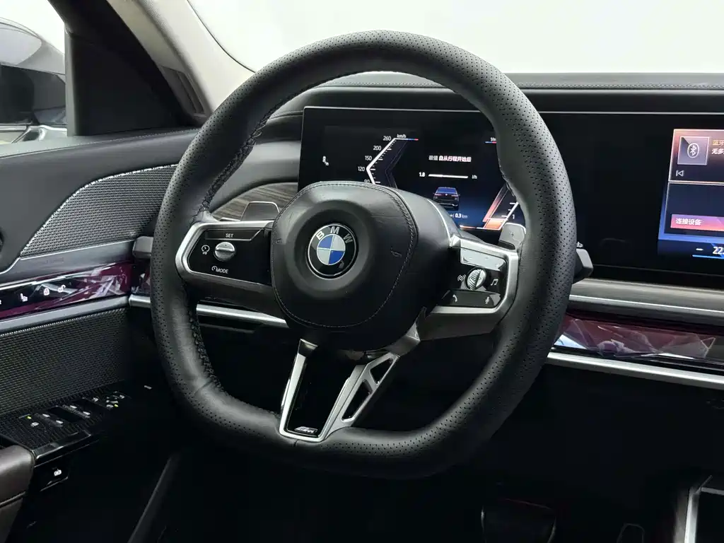 BMW 7 Series — фото 9