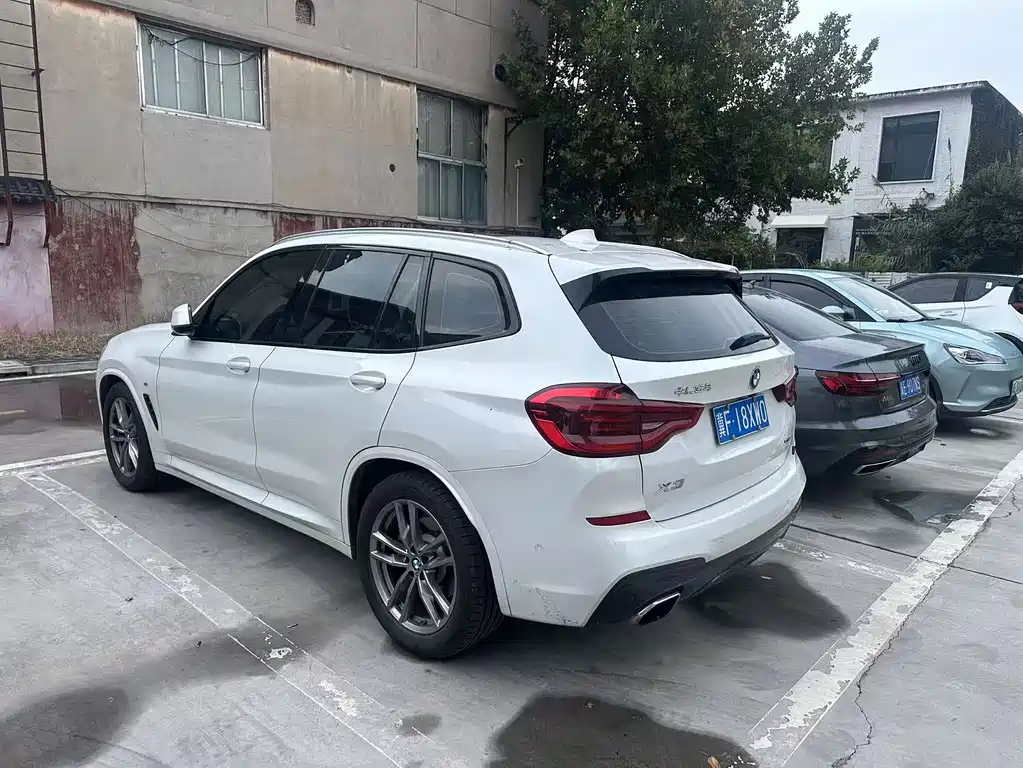 BMW X3 — фото 9
