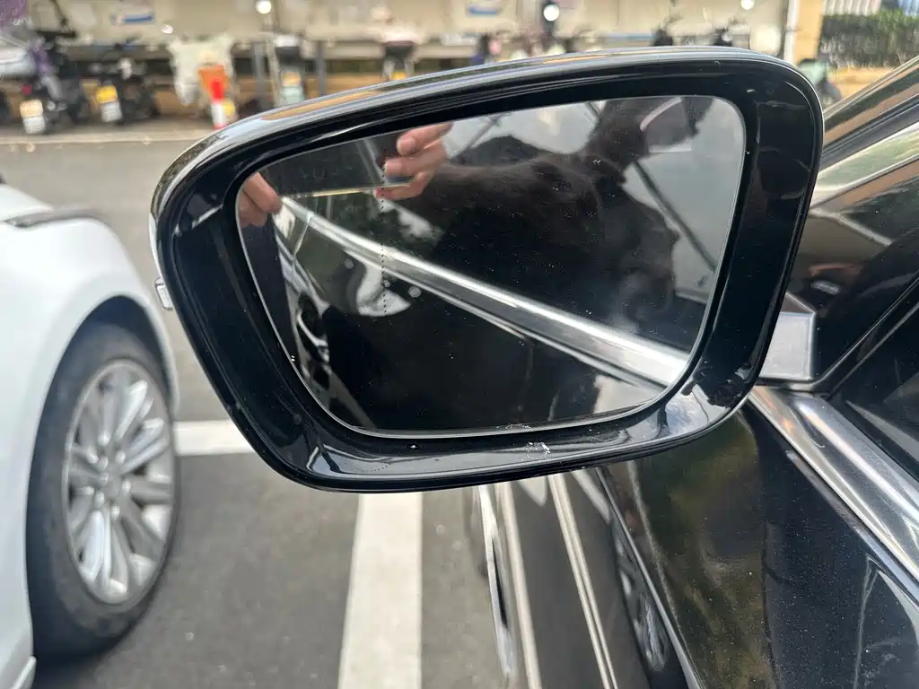BMW 5 Series — фото 13