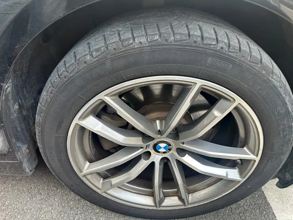 BMW 5 Series — фото 15