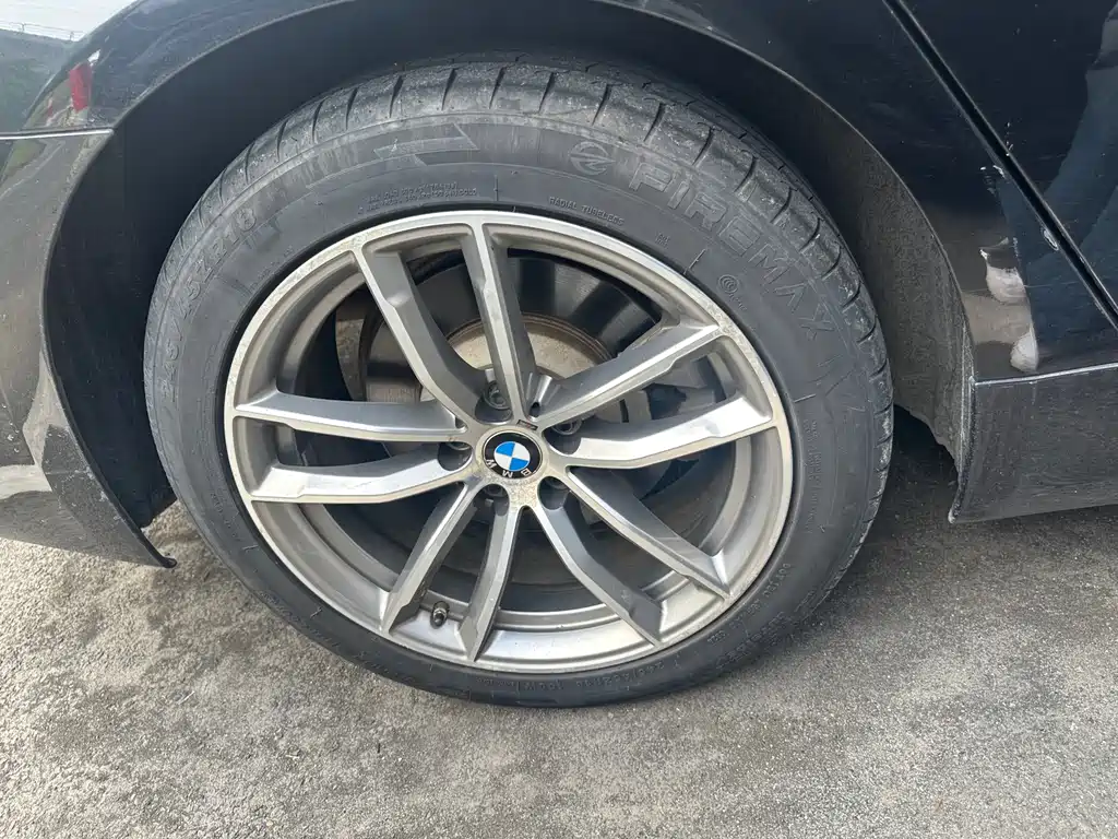 BMW 5 Series — фото 16
