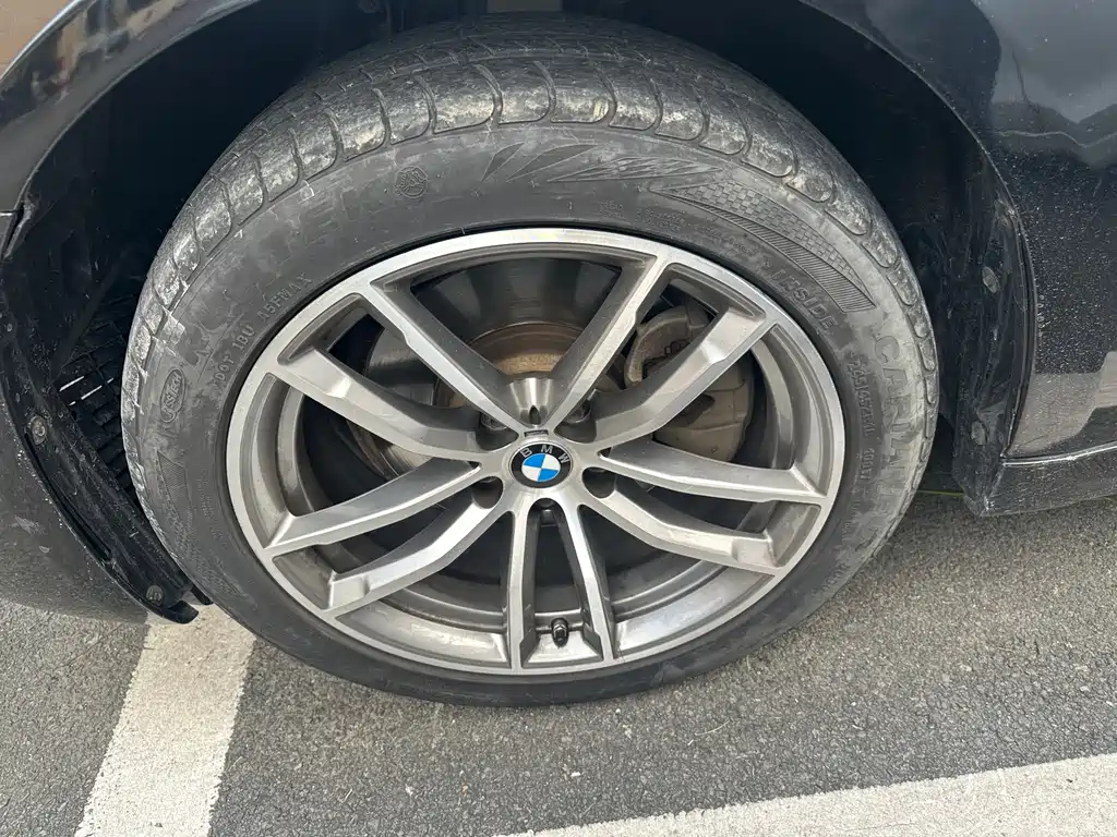 BMW 5 Series — фото 18