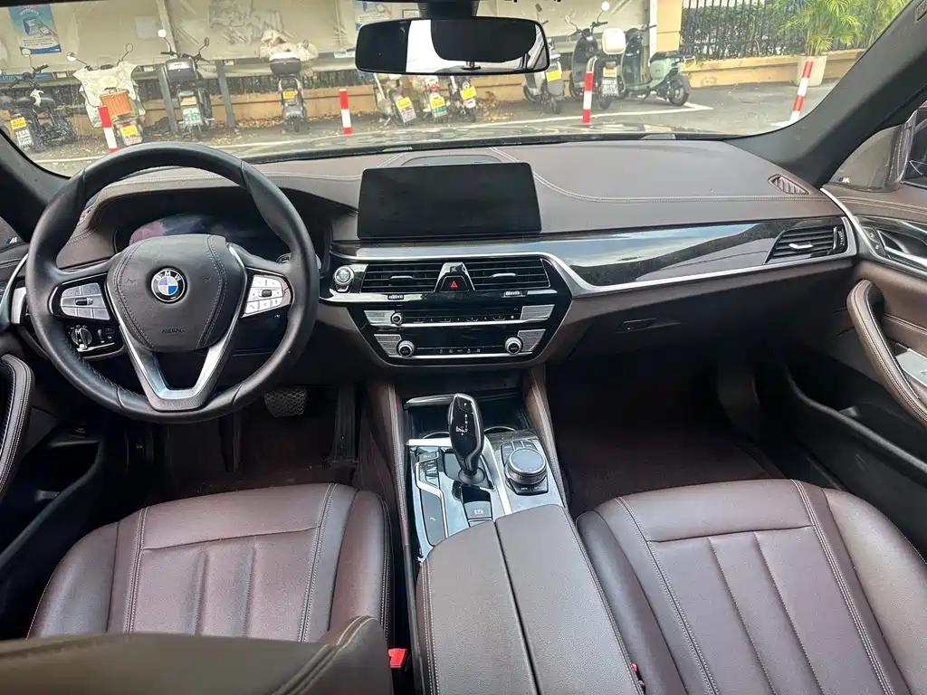 BMW 5 Series — фото 28