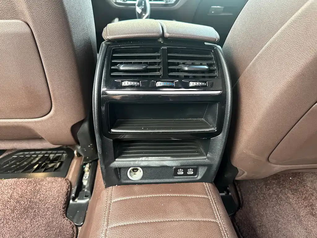 BMW 5 Series — фото 29