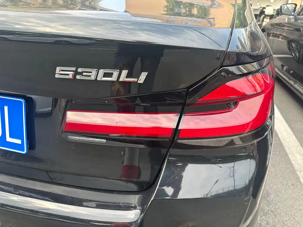 BMW 5 Series — фото 10