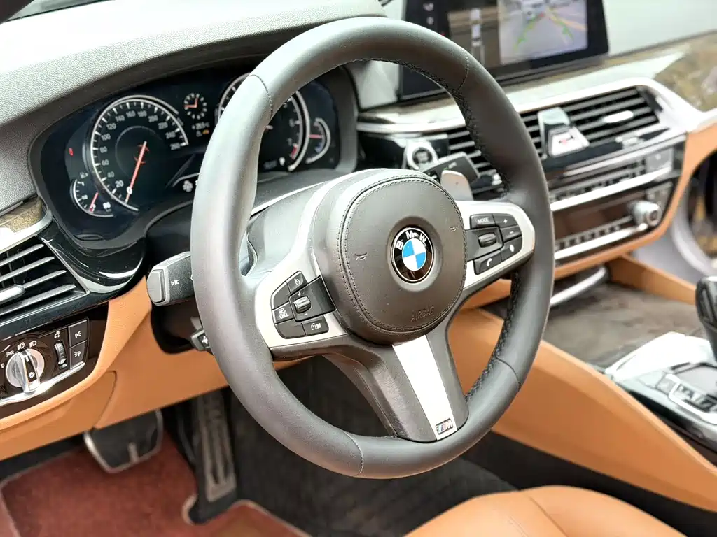 BMW 5 Series — фото 5