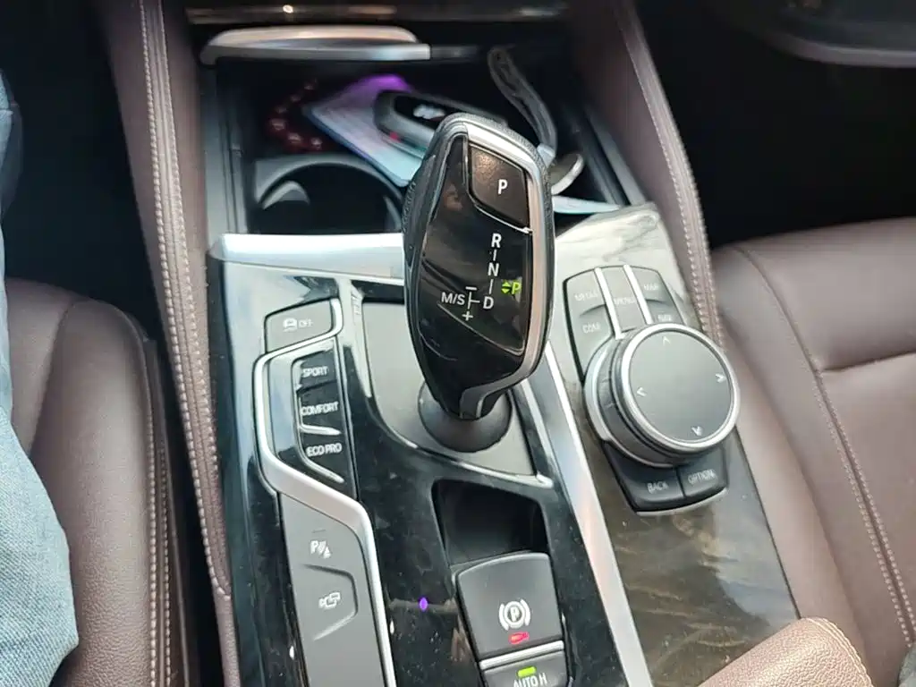 BMW 5 Series — фото 13