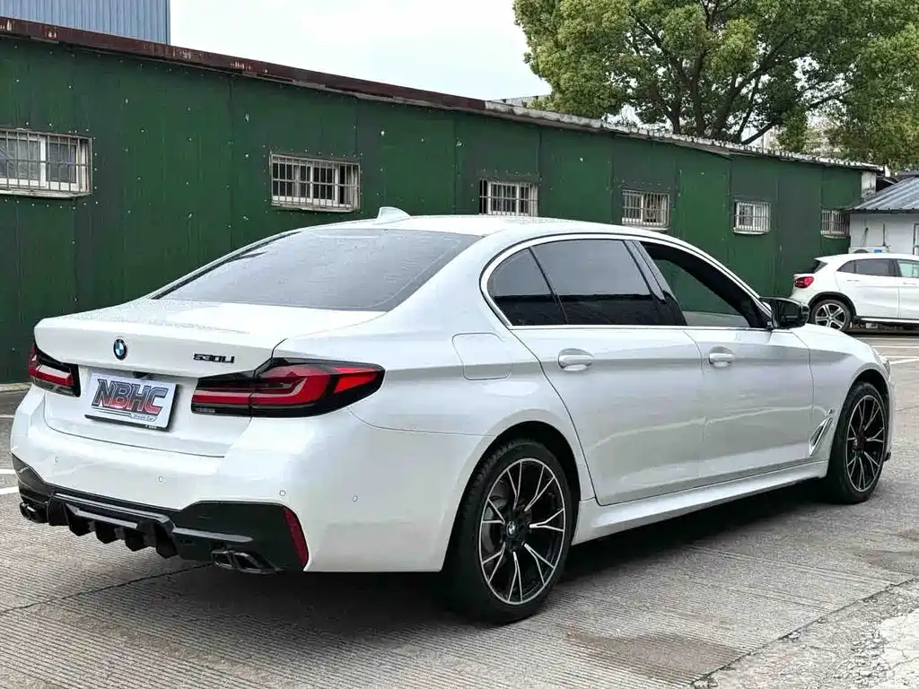 BMW 5 Series — фото 4