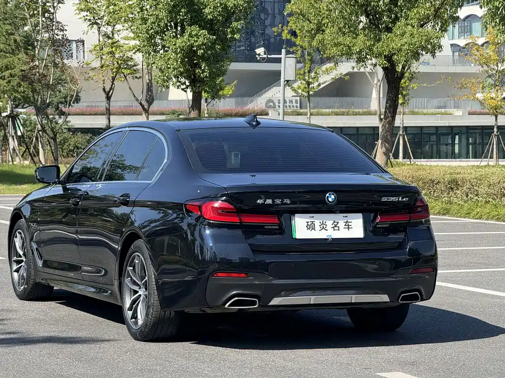 BMW 5 Series New Energy — фото 4