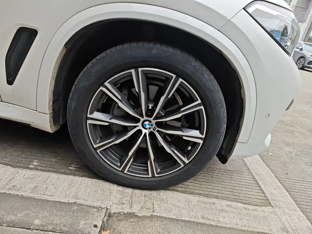 BMW X5 (Import) — фото 8