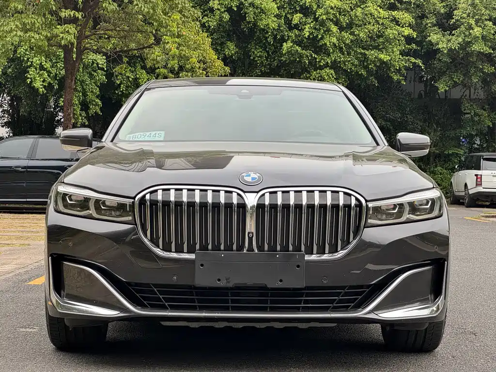 BMW 7 Series — фото 2