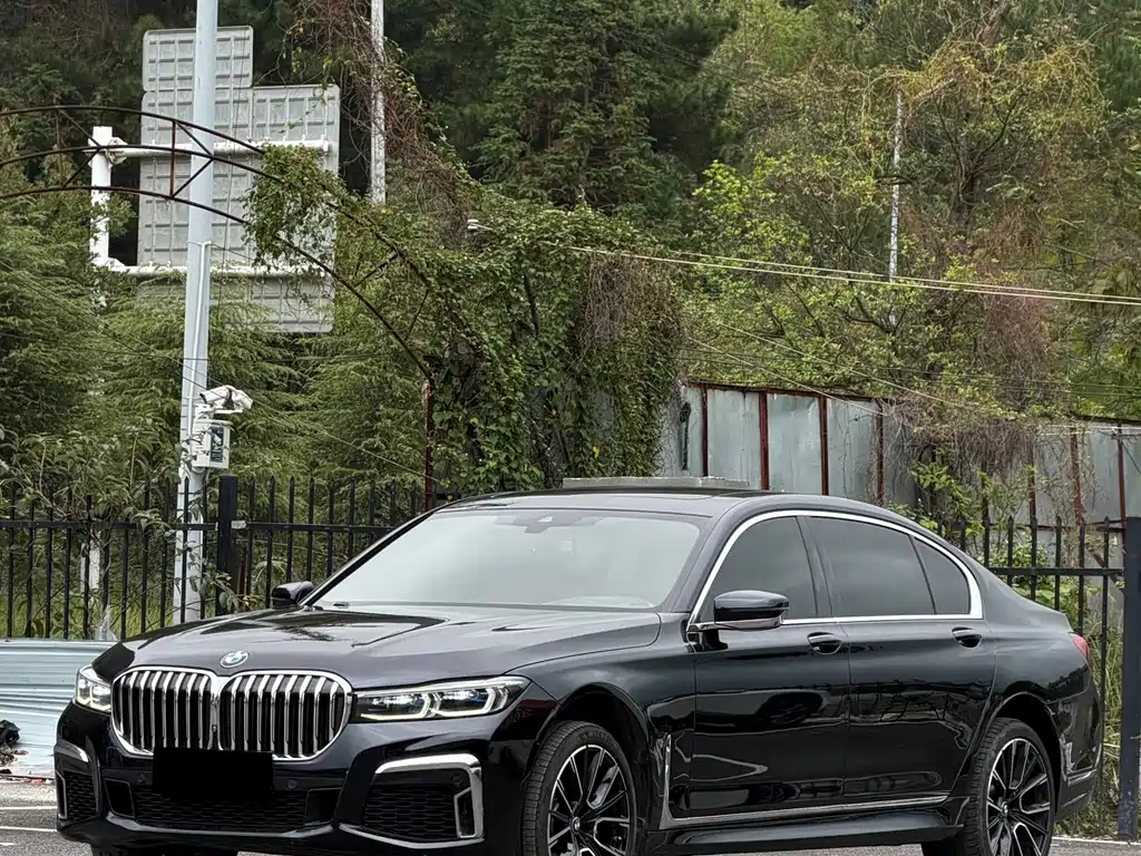 BMW 7 Series — фото 2