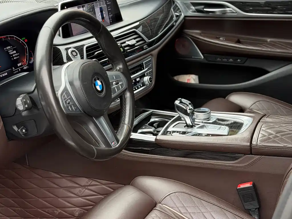 BMW 7 Series — фото 4