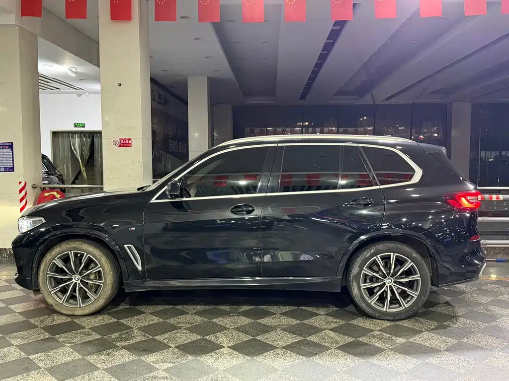 BMW X5 (Import) — фото 3