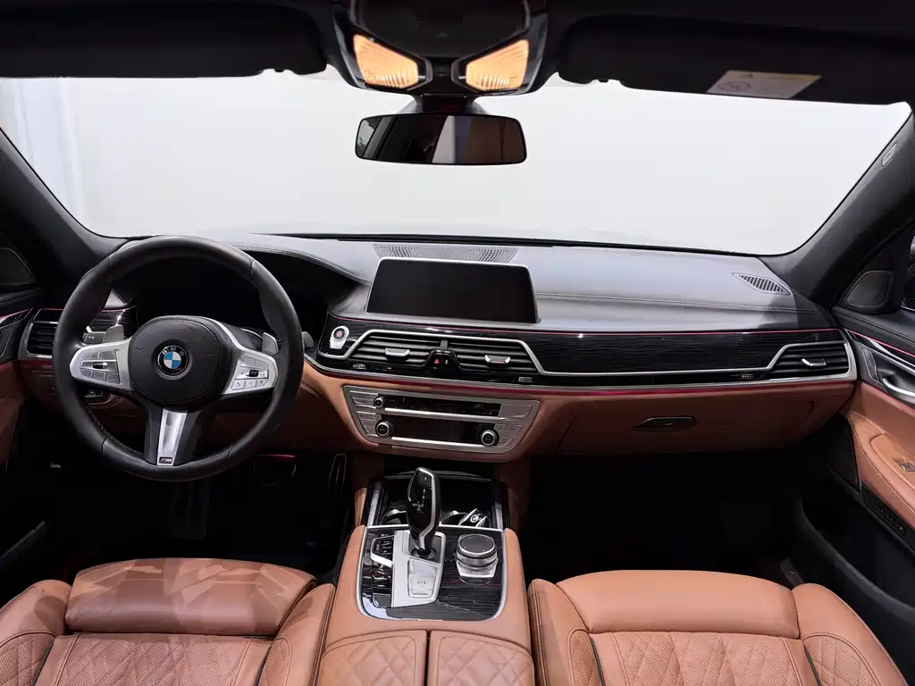 BMW 7 Series — фото 7