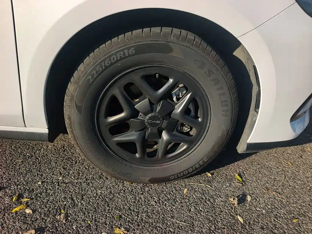 BYD Seal 05 DM-i — фото 25