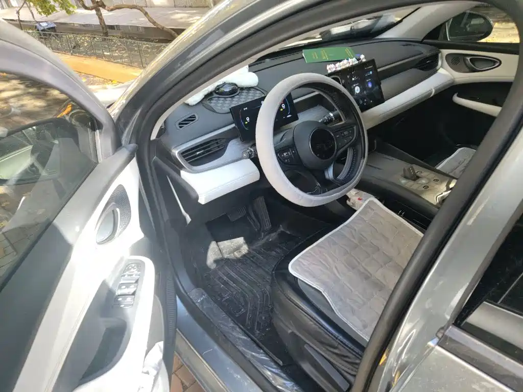 BYD Seal 05 DM-i — фото 17