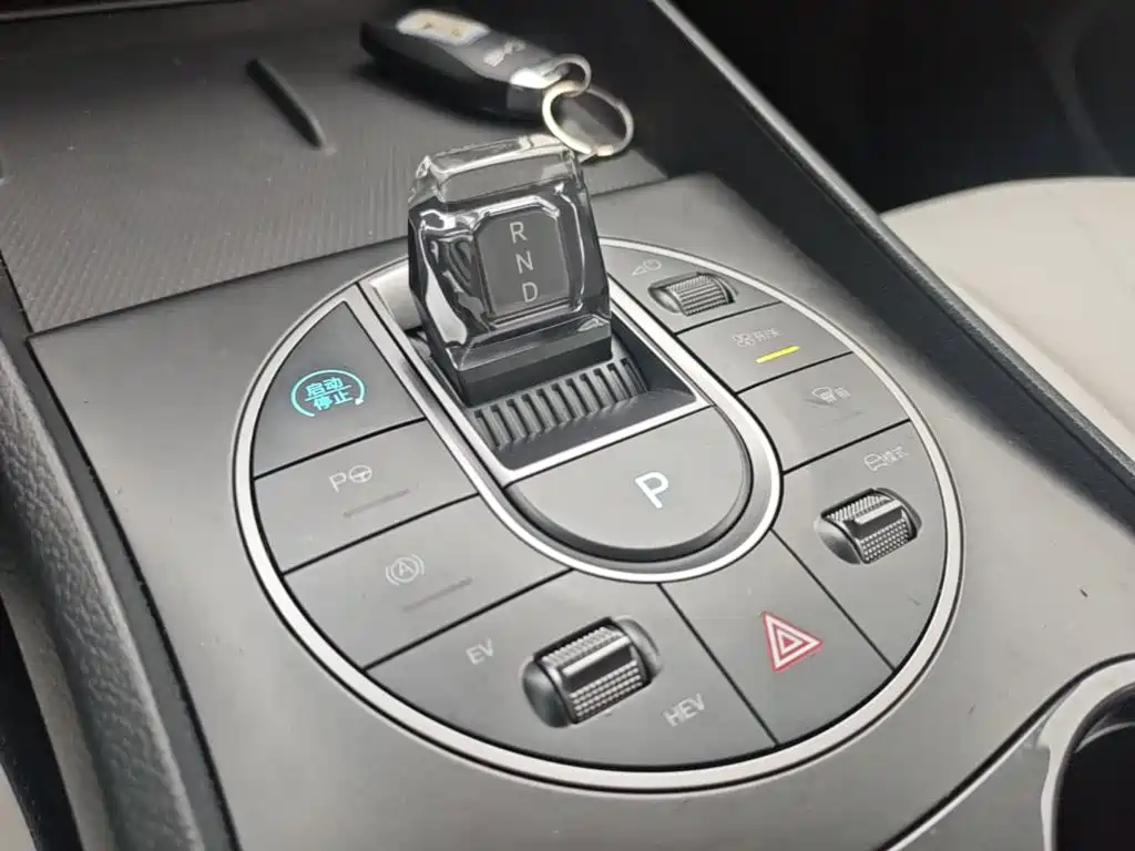 BYD Seal 05 DM-i — фото 13