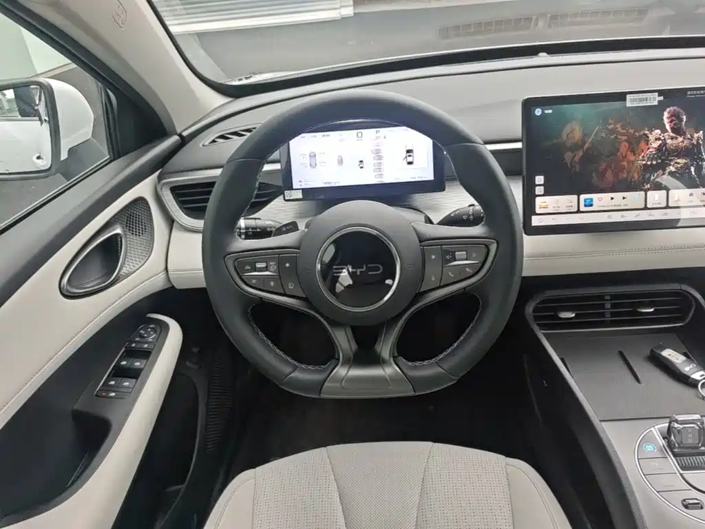 BYD Seal 05 DM-i — фото 10