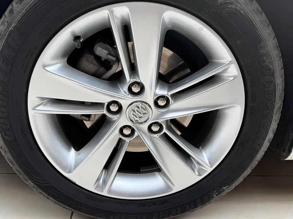 Buick Regal — фото 10