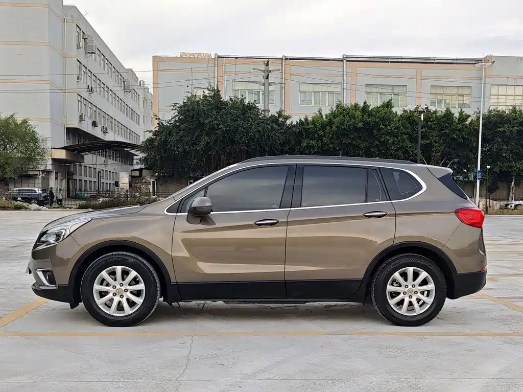 Buick Envision Plus — фото 2