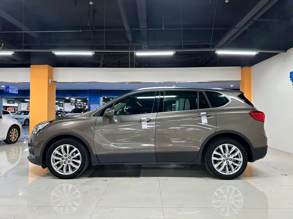 Buick Envision Plus — фото 9