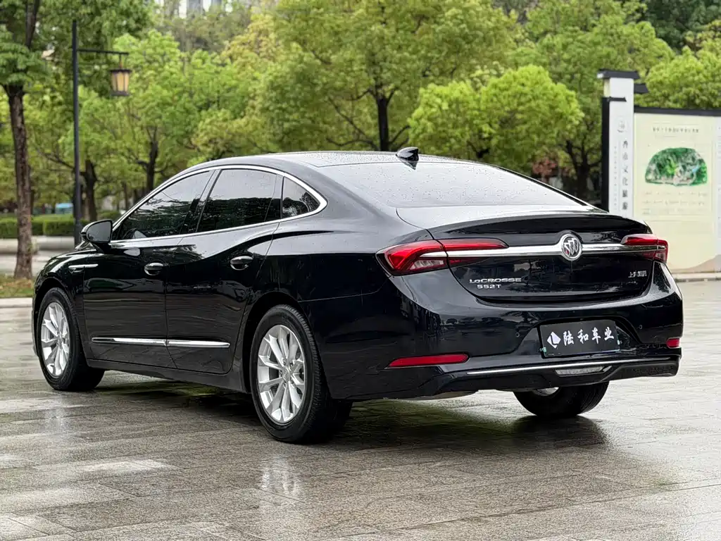 Buick LaCrosse — фото 21