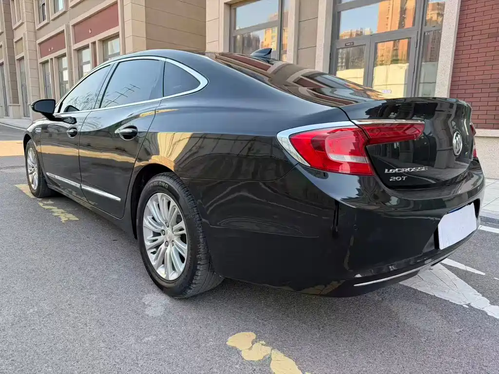 Buick LaCrosse — фото 13