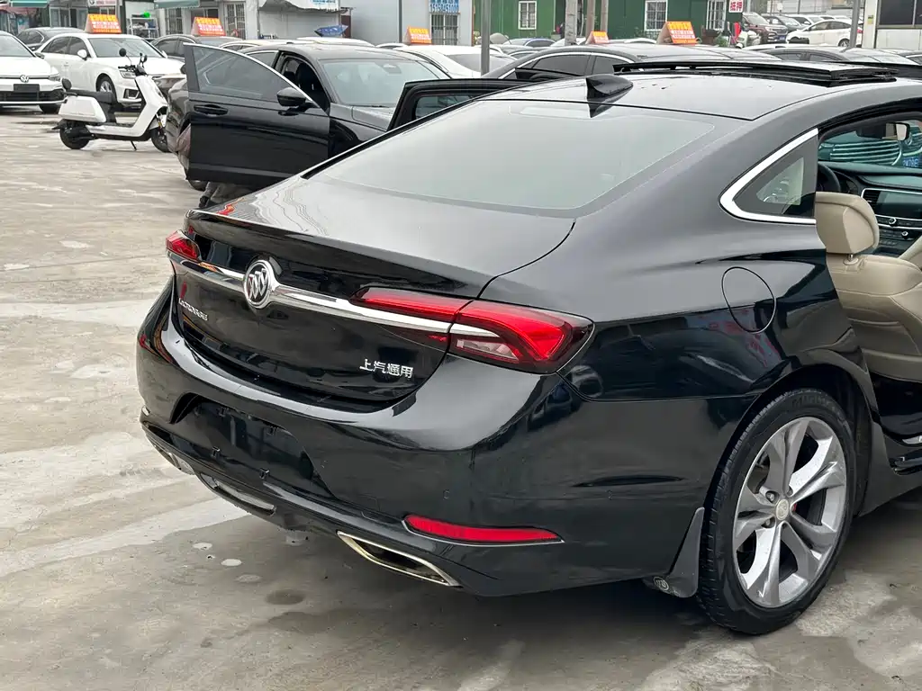 Buick LaCrosse — фото 19