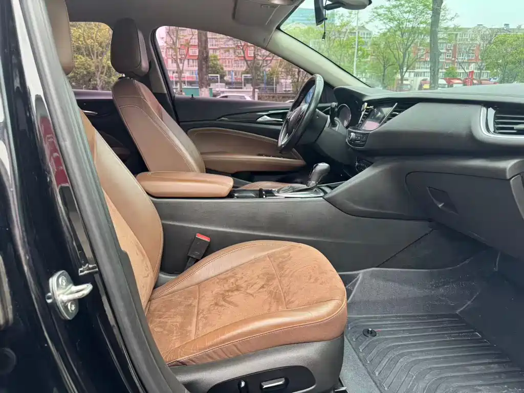 Buick Regal — фото 10