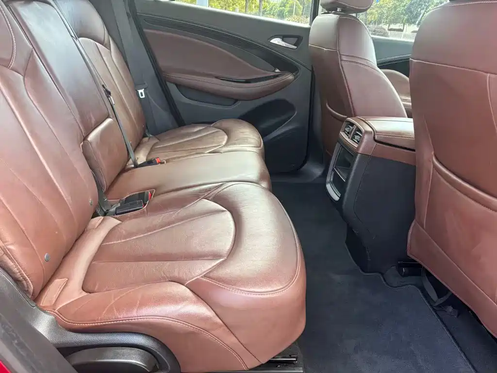 Buick Envision Plus — фото 8