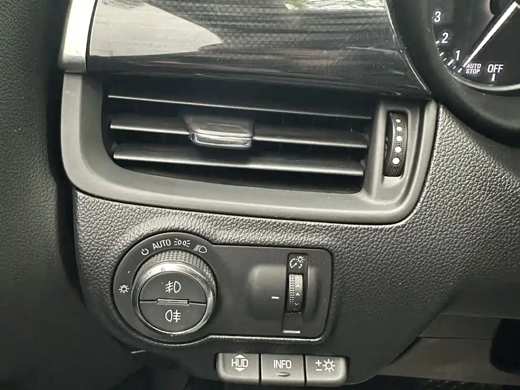 Buick Envision Plus — фото 6