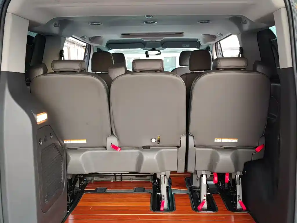 Ford Tourneo — фото 6