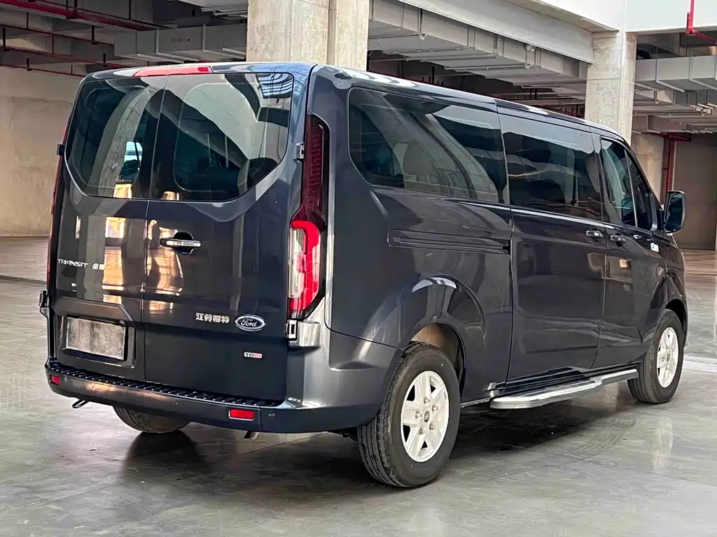Ford Transit — фото 10