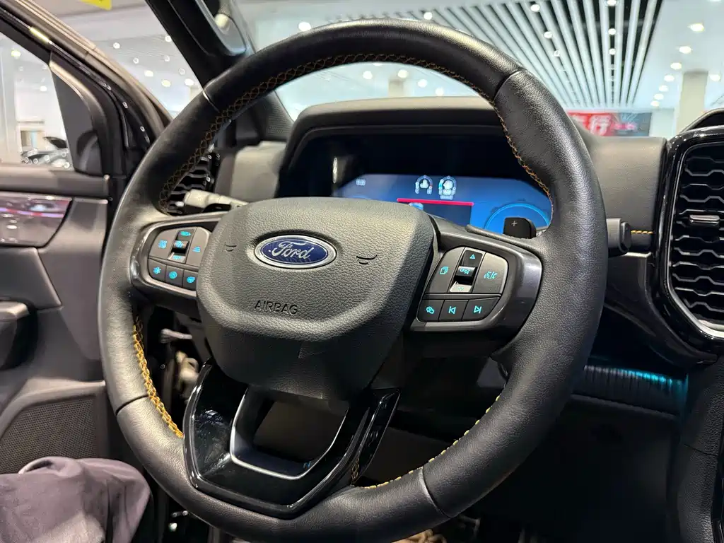 Ford Ranger — фото 13