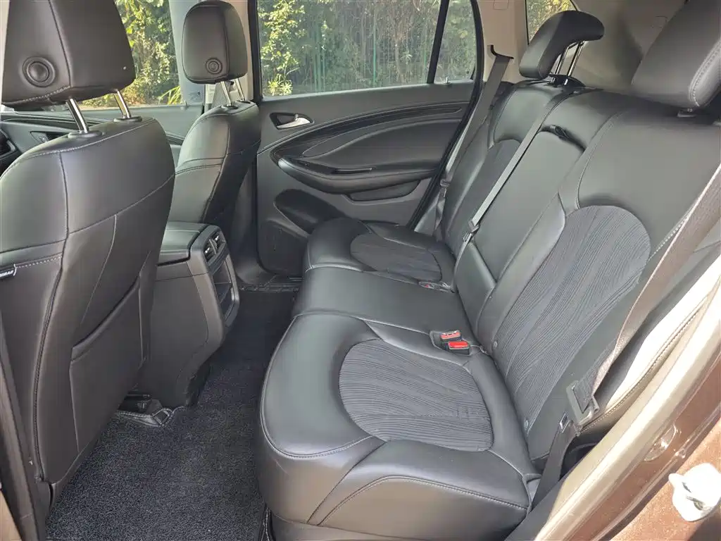 Buick Envision Plus — фото 14